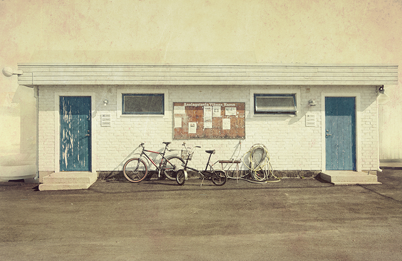 Image of Blue Doors af Gustavo Orensztajn