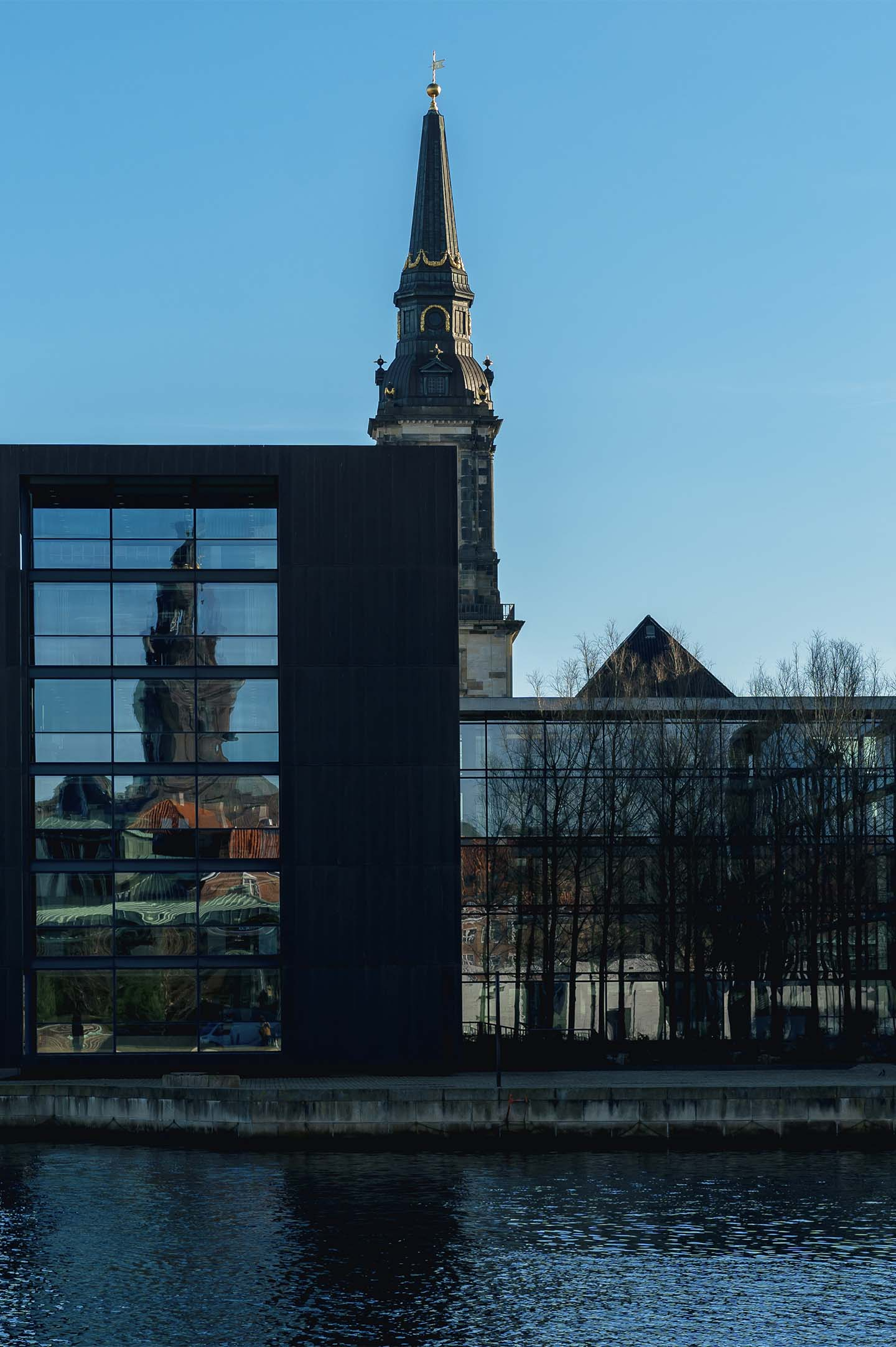 Crooked af Casper Norrbohm