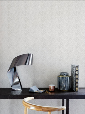 Image of Wild Trellis Warm white tapet af Designed for living