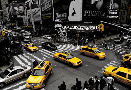 Image of Yellow Taxis at the Time Square af Rasmus Bendixsen
