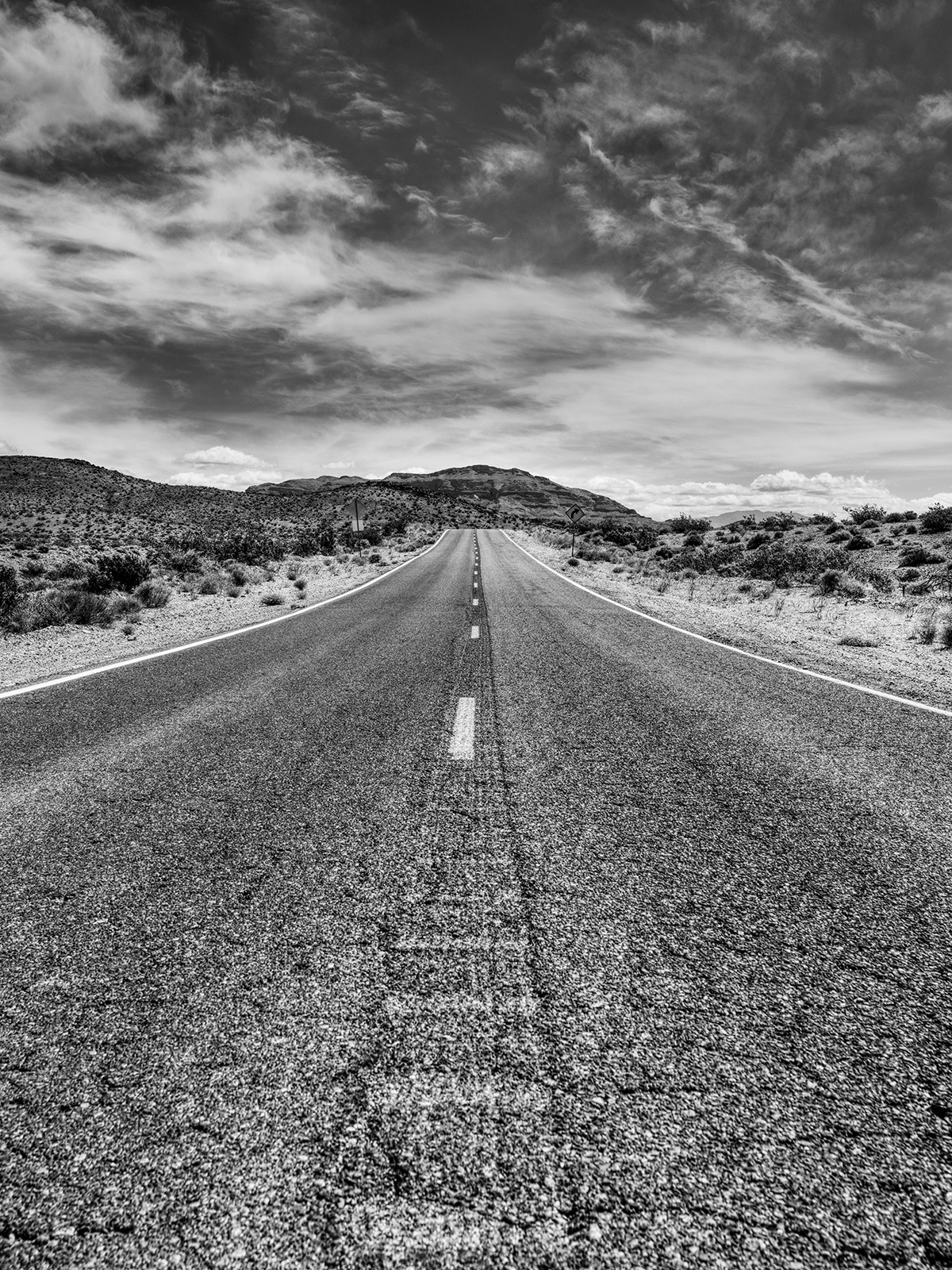 Køb Lonely Road af Jakob Evers - Pris 189.00 kr. Køb Lonely Road af Jakob Evers - Pris 189.00 kr.