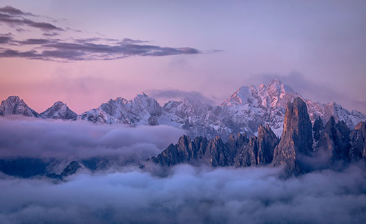 Image of Rugged Peaks af Mikkel Beiter