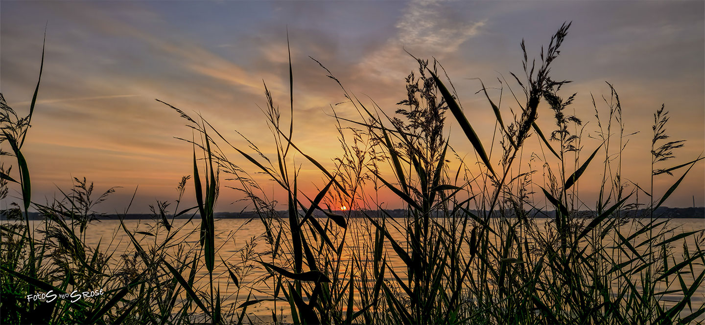 Køb SMUK Solnedgang af FotoS by SRose - Pris 250.00 kr. Køb SMUK Solnedgang af FotoS by SRose - Pris 250.00 kr.