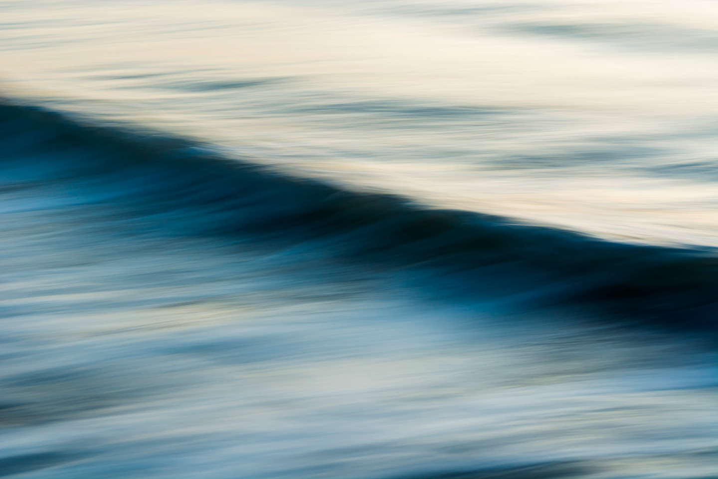 Billede af The Uniqueness of Waves X af Tal Paz-Fridman
