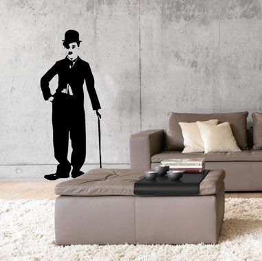 Se Charlie Chaplin wallsticker af Rikke Axelsen, 34x82 cm hos Illux.dk