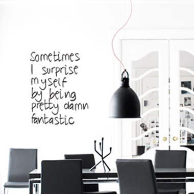 Se Damn Fantastic wallsticker af Diana Lovring, 45x57 cm hos Illux.dk